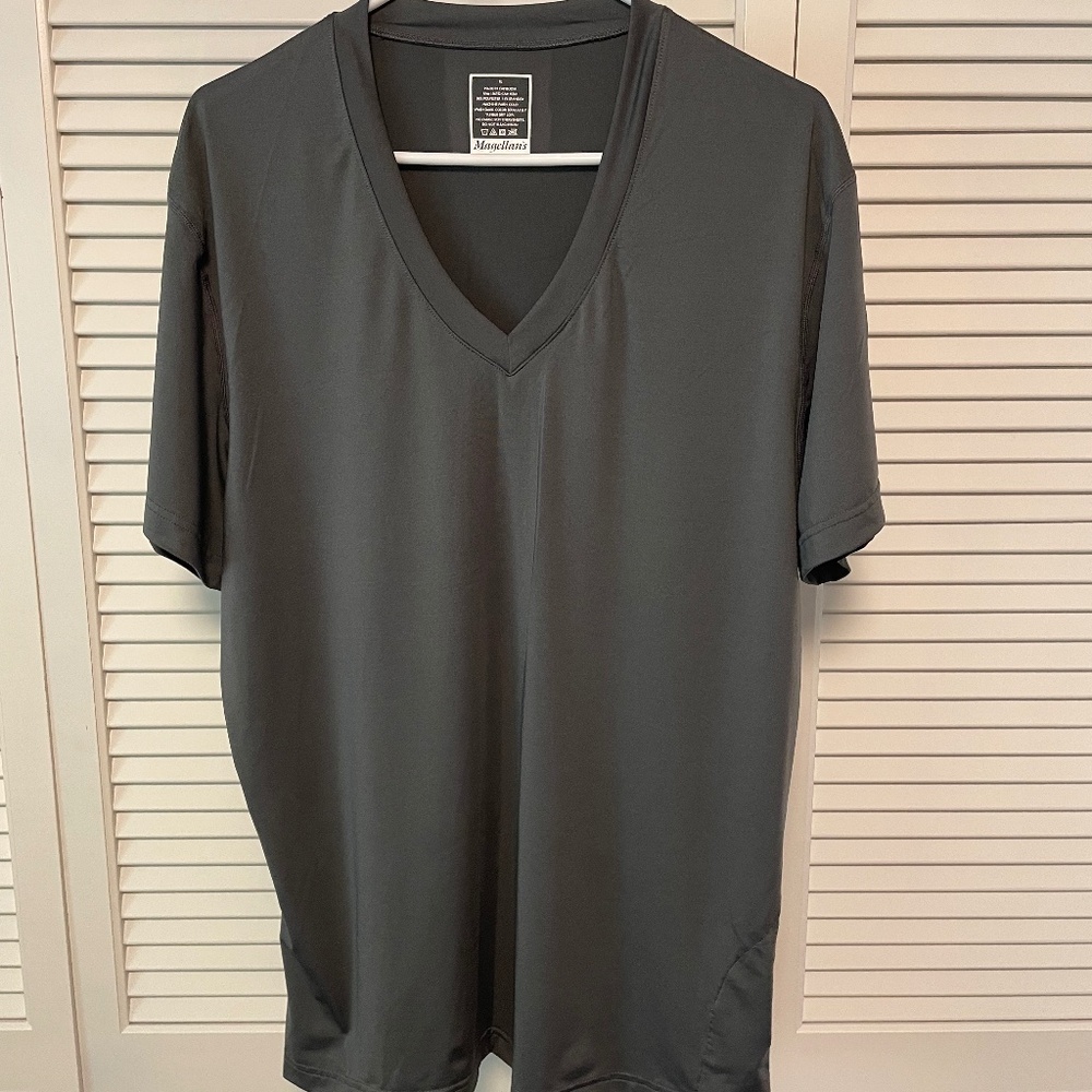 Men’s Travel T Shirt XL NWOT